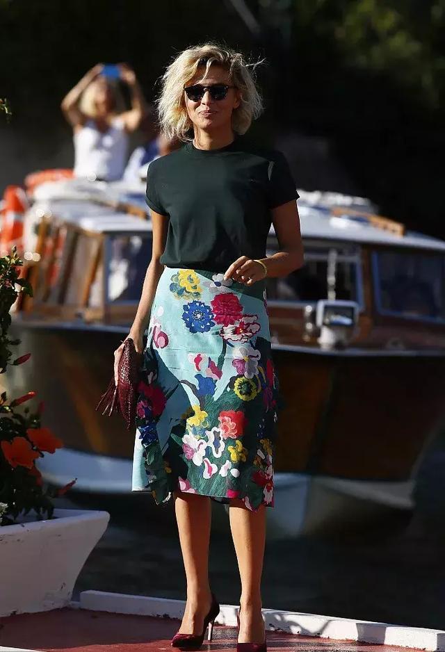 印花裙就買這幾件讓你穿過就戒不掉的美麗