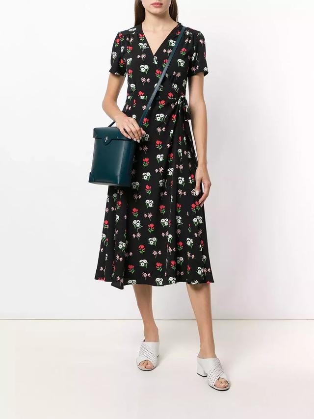 印花裙就買這幾件讓你穿過就戒不掉的美麗