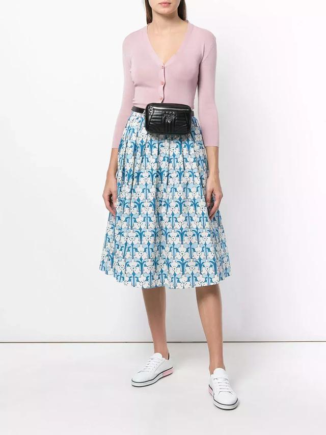 印花裙就買這幾件讓你穿過就戒不掉的美麗