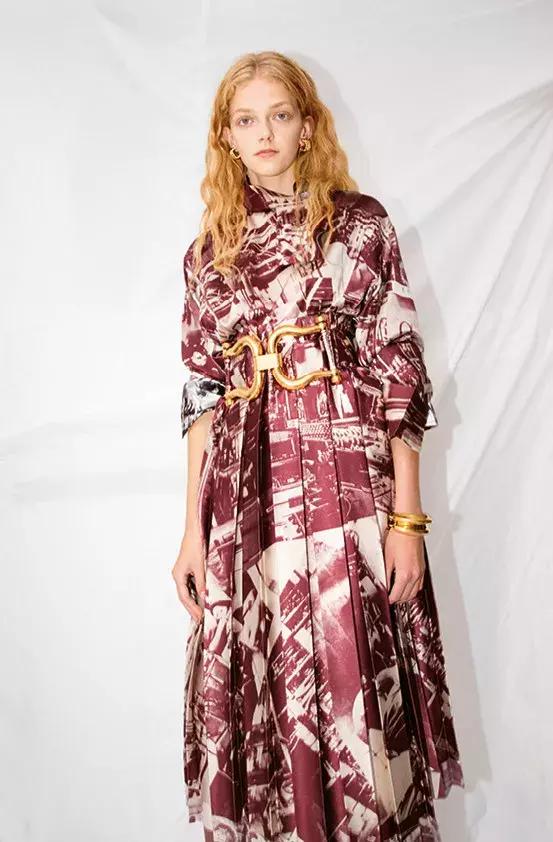 印花裙就買這幾件讓你穿過就戒不掉的美麗