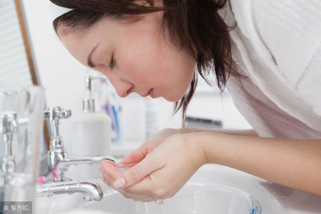 面膜敷15分鐘跟30分鐘區別大，這樣敷面膜可能會“毀”了你的臉