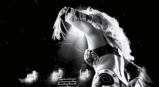 也許你不知道這些女明星身材並不完美只是會穿衣服而已