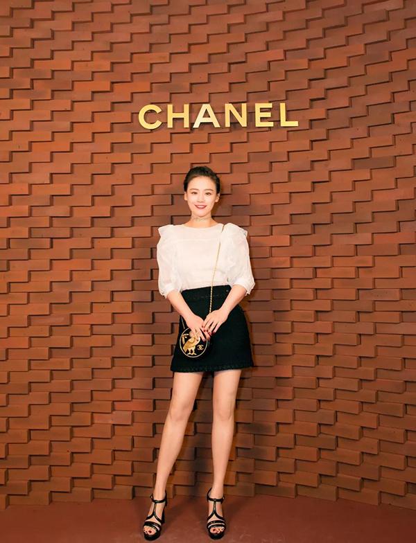 10次見江疏影9次穿襯衫,襯衫女王的穿搭從不讓人失望