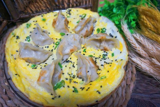 餃子新吃法，10分鐘就做好，省事又營養，小孩搶著吃