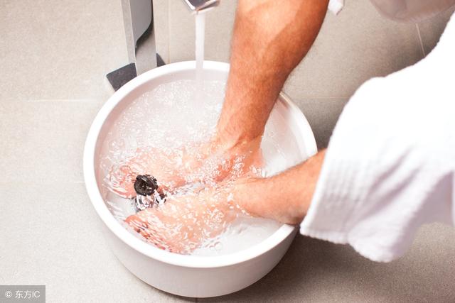 夏季是痛風“高發期”！ 做對5件事，痛風遠離你！