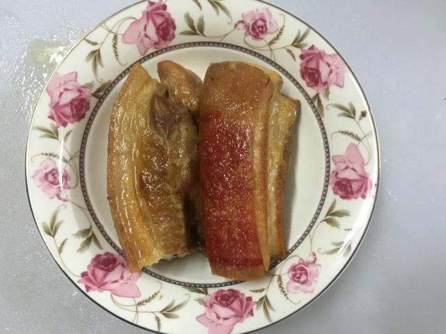 五花肉別炒著吃了，試試這種做法，皮脆肉爛，越嚼越香，好吃不膩