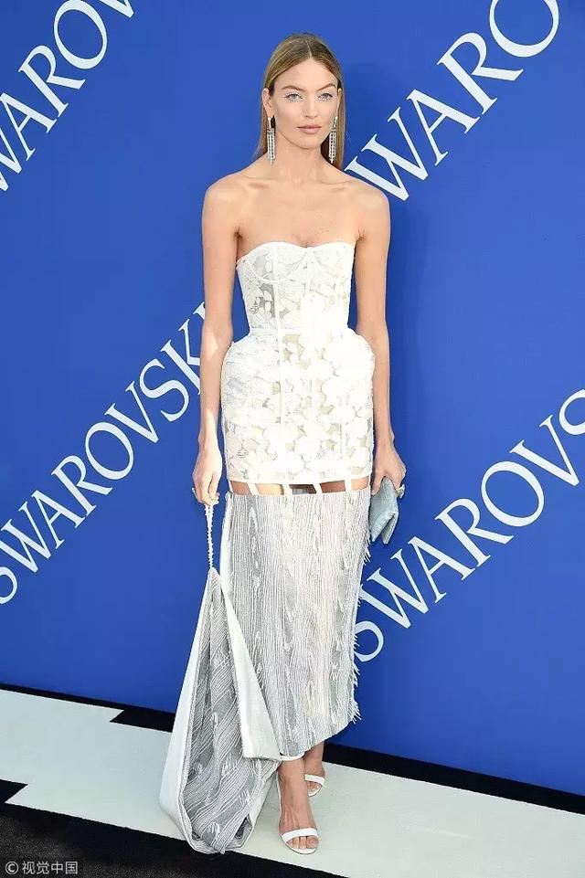 小白鞋後的下一個爆款是什麼？ 原來明星都買了這雙鞋！