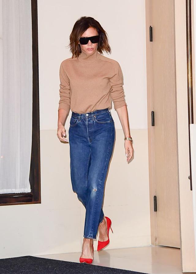 全身不能超過三個顏色！ 來學學貝嫂的穿搭哲學