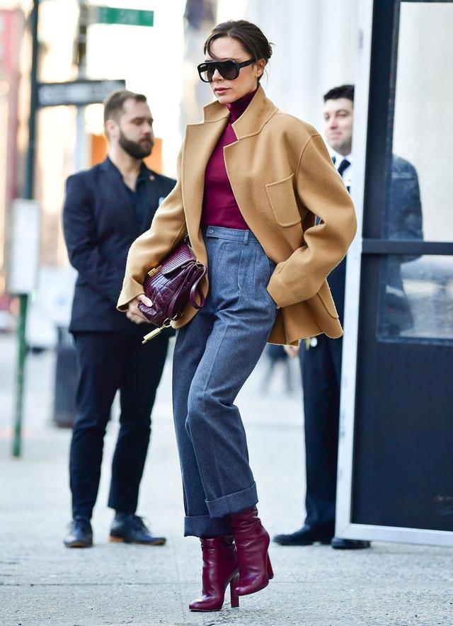 全身不能超過三個顏色！ 來學學貝嫂的穿搭哲學