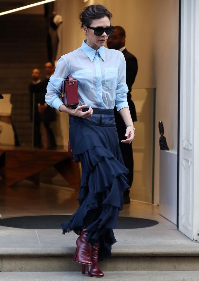 全身不能超過三個顏色！ 來學學貝嫂的穿搭哲學