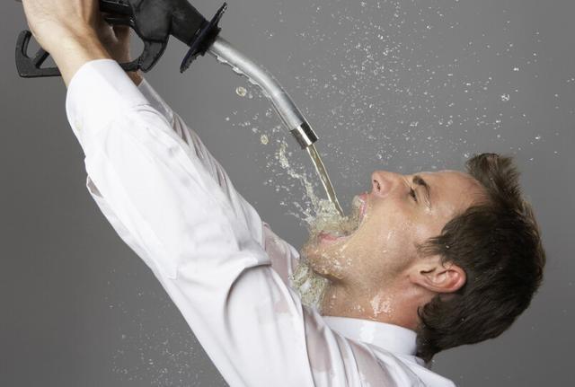 45歲後，要知道5個“警戒線”，一旦超過，健康就要亮“紅燈”！