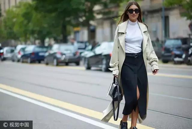 T卹搭半裙，這個簡單基礎的穿搭到底怎樣才能漂亮又時髦？