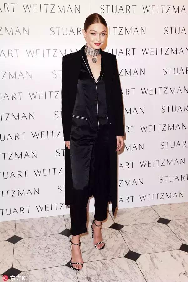 這麼簡單卻這麼紅今年出街率最高最流行的涼鞋竟然是它！