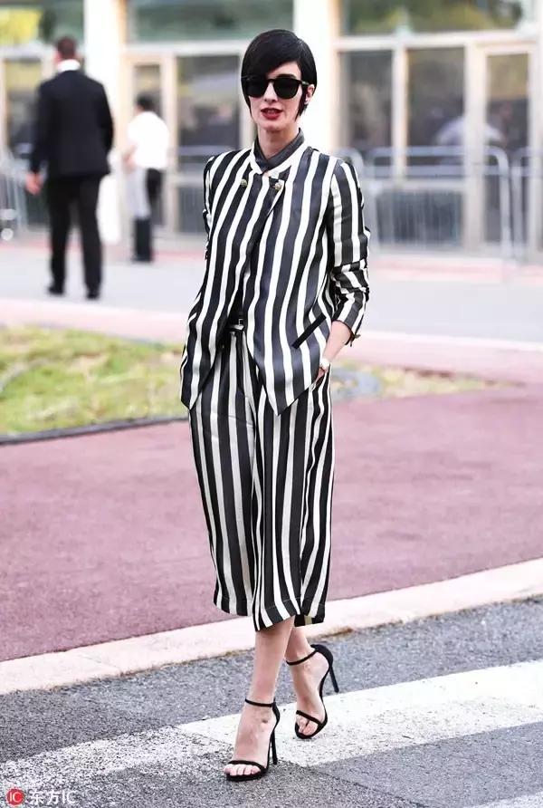 這麼簡單卻這麼紅今年出街率最高最流行的涼鞋竟然是它！