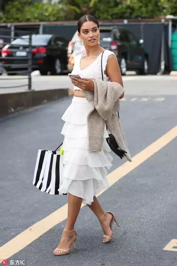 這麼簡單卻這麼紅今年出街率最高最流行的涼鞋竟然是它！