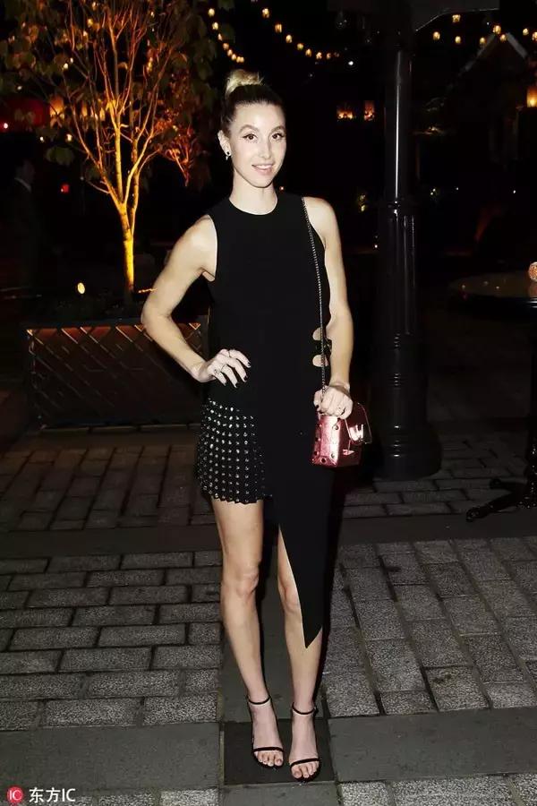 這麼簡單卻這麼紅今年出街率最高最流行的涼鞋竟然是它！