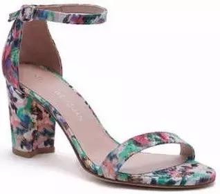 這麼簡單卻這麼紅今年出街率最高最流行的涼鞋竟然是它！