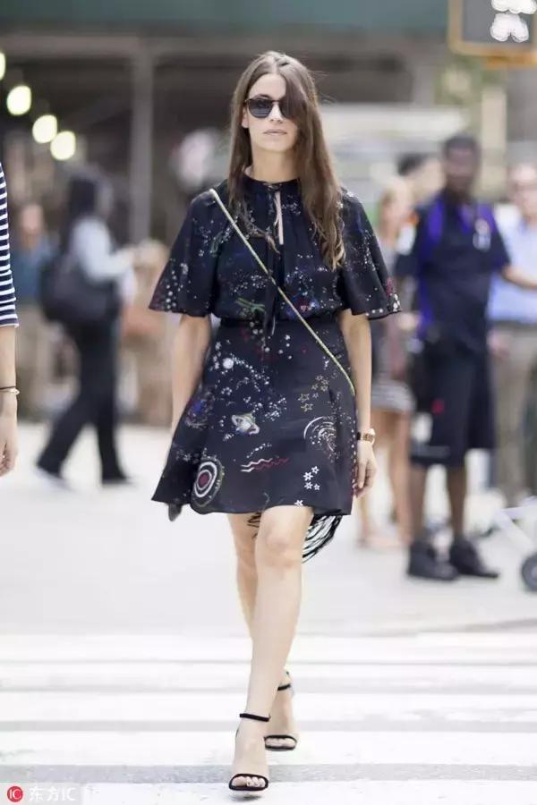 這麼簡單卻這麼紅今年出街率最高最流行的涼鞋竟然是它！