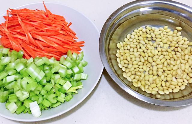 72歲奶奶的獨家炸醬麵配方，3分鐘學會，從此老北京炸醬麵在家吃