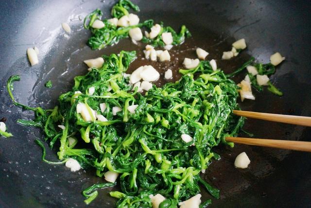 5分鐘拌好一道爽口小菜，便宜，鮮嫩又營養，吃一次就上癮