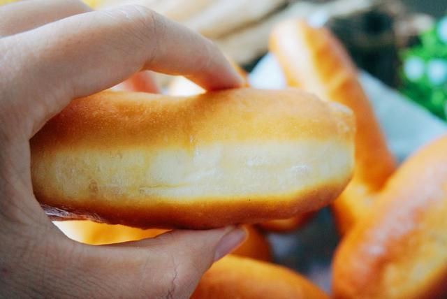 1碗麵粉，4個雞蛋，不用烤箱，不加一滴水，輕鬆做出鬆軟小麵包