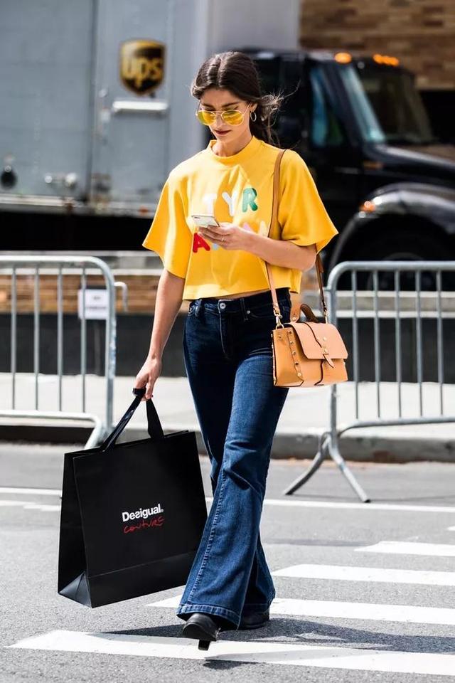 別老穿白T了，2018夏季彩色T卹會讓你有不一樣的時髦哦～