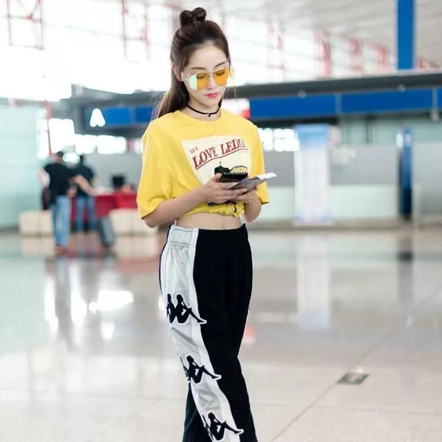 別老穿白T了，2018夏季彩色T卹會讓你有不一樣的時髦哦～