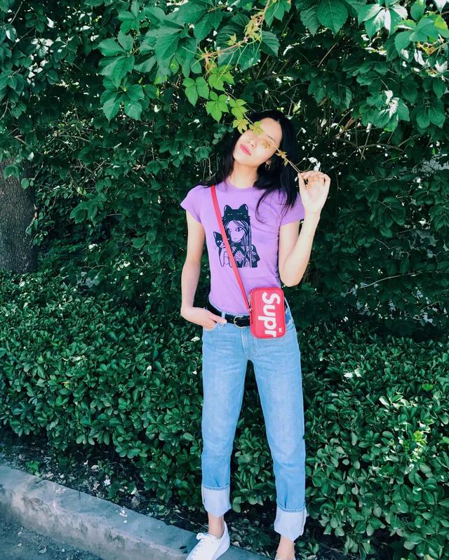 別老穿白T了，2018夏季彩色T卹會讓你有不一樣的時髦哦～