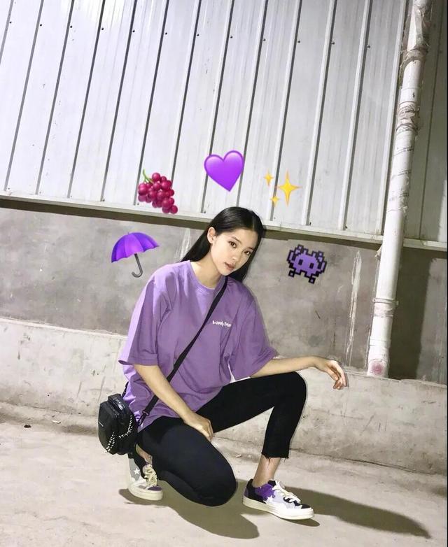 別老穿白T了，2018夏季彩色T卹會讓你有不一樣的時髦哦～