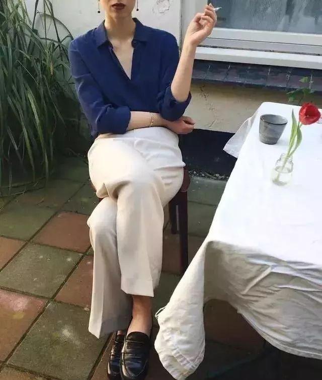 看歐非大牌如何把襯衫和闊腿褲搭配在一起穿出新的時尚感!