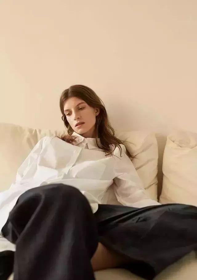 看歐非大牌如何把襯衫和闊腿褲搭配在一起穿出新的時尚感!