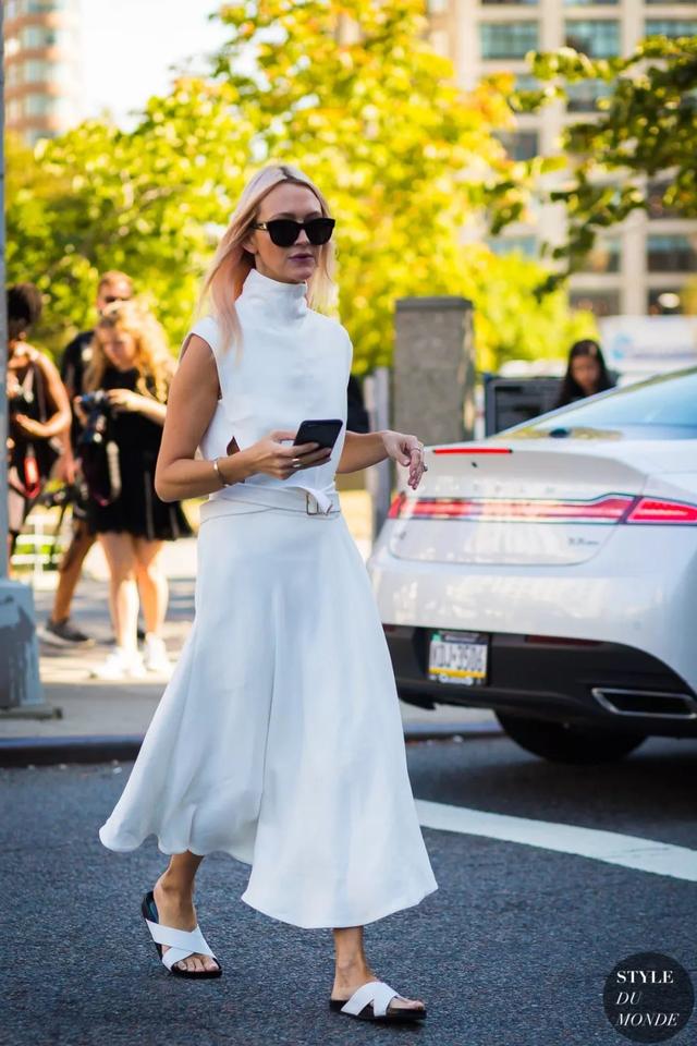 人人追捧的複古潮兒！ 風情萬鍾連衣裙