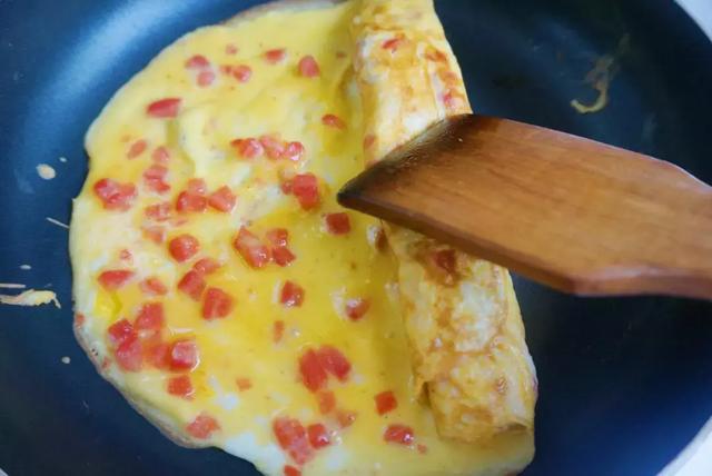 雞蛋和西紅柿的新吃法，早餐吃這個又營養又簡單，孩子很喜歡吃！