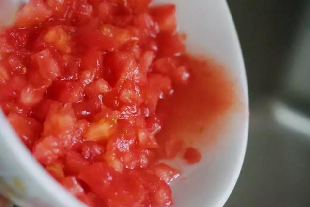 雞蛋和西紅柿的新吃法，早餐吃這個又營養又簡單，孩子很喜歡吃！