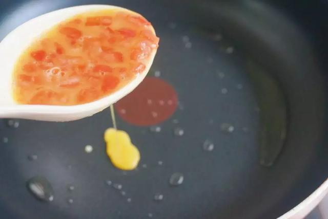 雞蛋和西紅柿的新吃法，早餐吃這個又營養又簡單，孩子很喜歡吃！