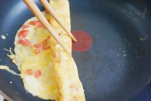 雞蛋和西紅柿的新吃法，早餐吃這個又營養又簡單，孩子很喜歡吃！