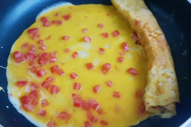 雞蛋和西紅柿的新吃法，早餐吃這個又營養又簡單，孩子很喜歡吃！