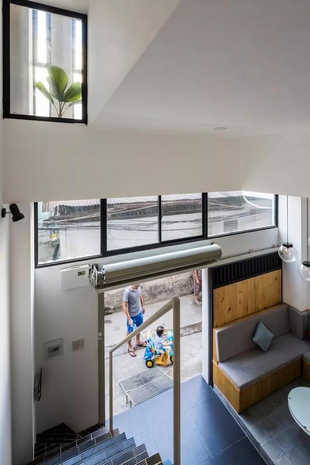 18㎡的複式小3層，一家三口居然住成了小別墅！