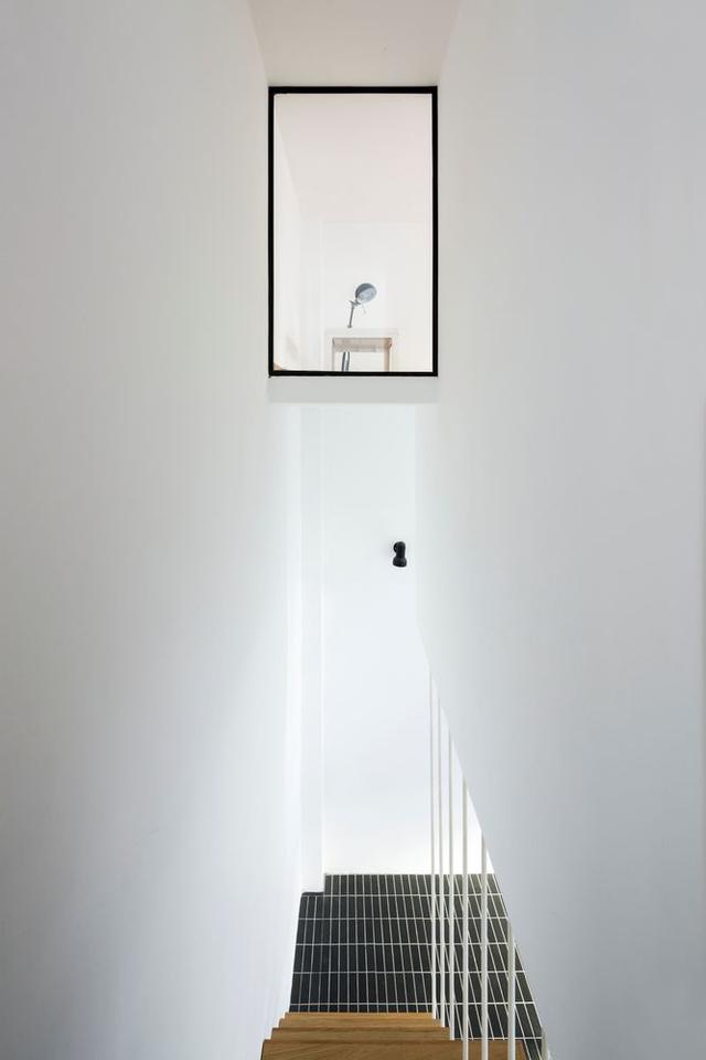 18㎡的複式小3層，一家三口居然住成了小別墅！