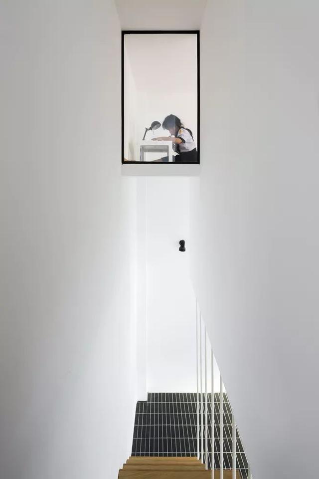 18㎡的複式小3層，一家三口居然住成了小別墅！