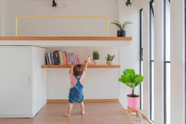 18㎡的複式小3層，一家三口居然住成了小別墅！