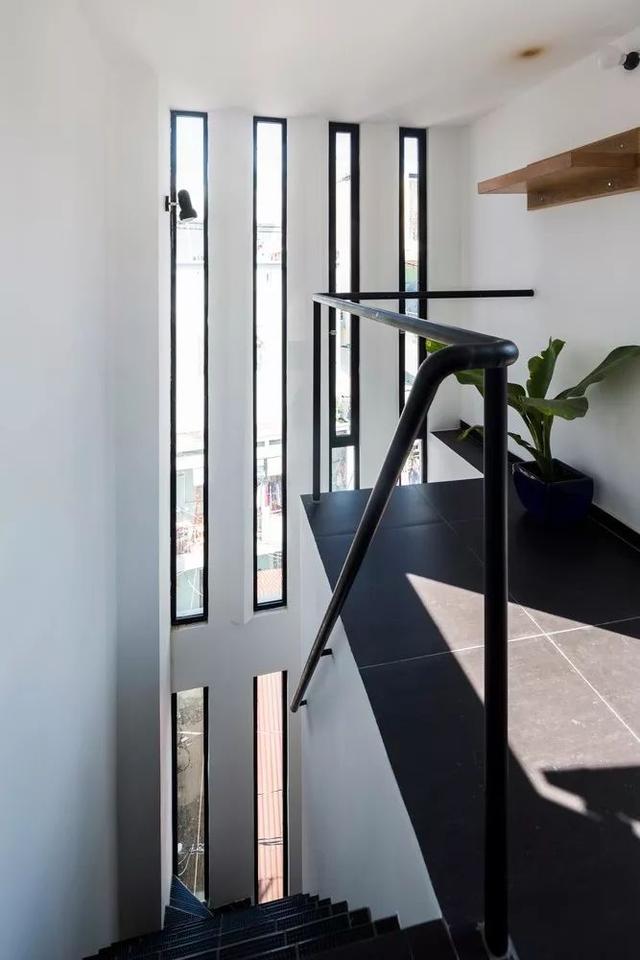 18㎡的複式小3層，一家三口居然住成了小別墅！