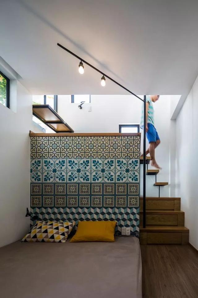 18㎡的複式小3層，一家三口居然住成了小別墅！