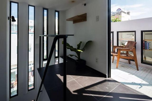 18㎡的複式小3層，一家三口居然住成了小別墅！