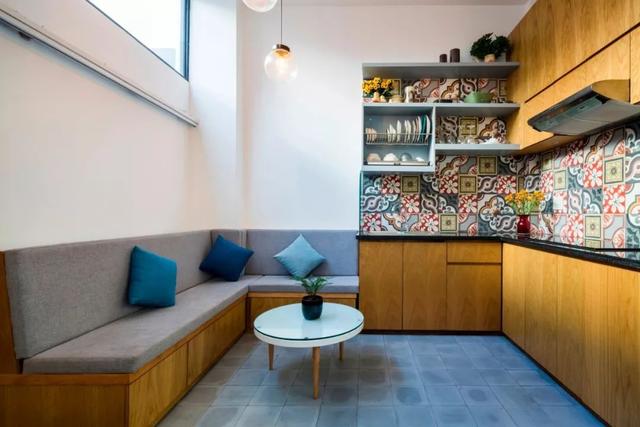 18㎡的複式小3層，一家三口居然住成了小別墅！