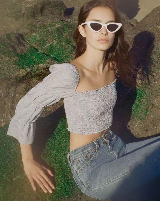 方領小上衣,復古中帶點小優雅