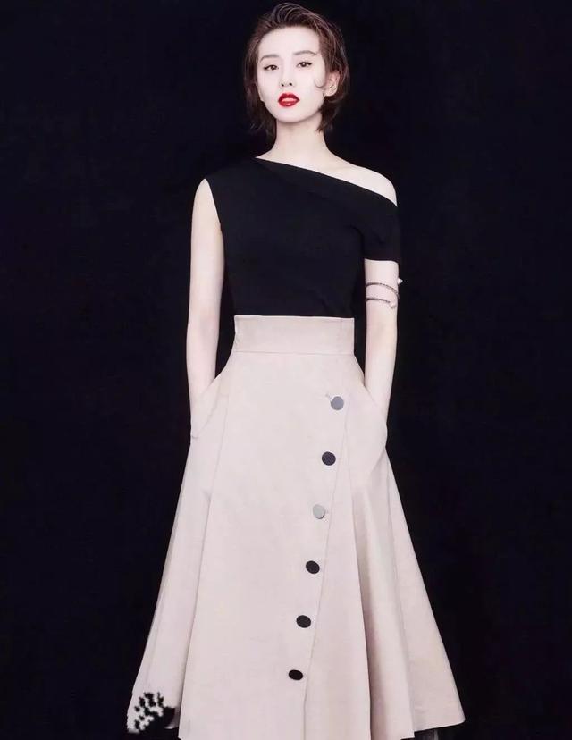 魚尾裙、傘裙、直筒裙，這個夏天你缺哪條？