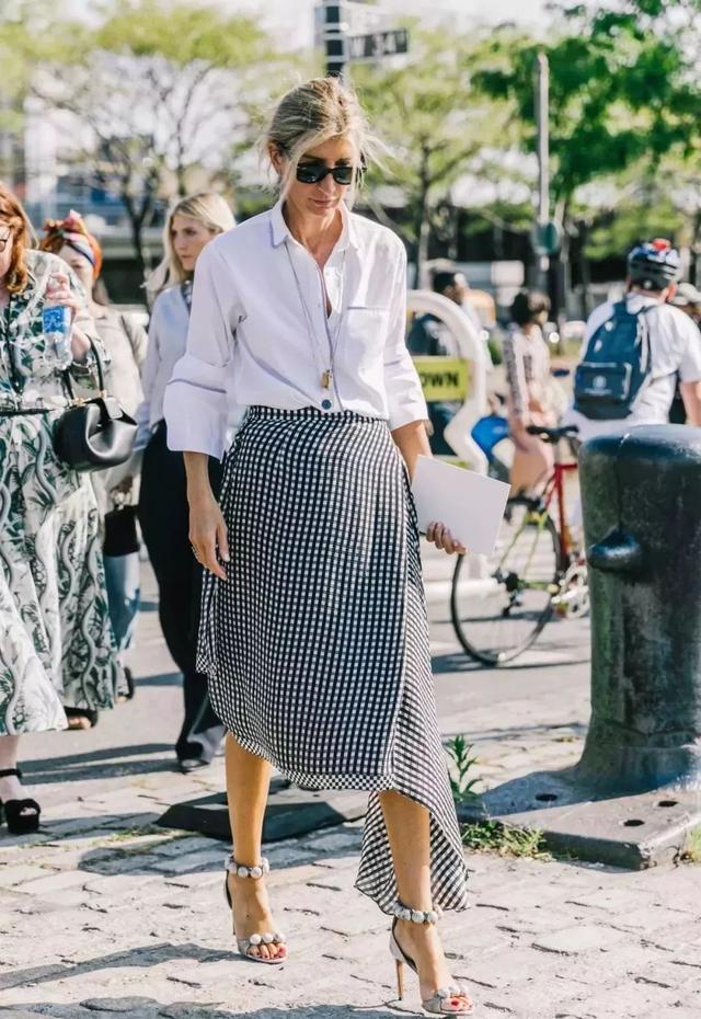 魚尾裙、傘裙、直筒裙，這個夏天你缺哪條？