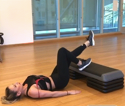 31歲健身達人，教你用健身踏板配合10個動作，在家打造好看的臀線