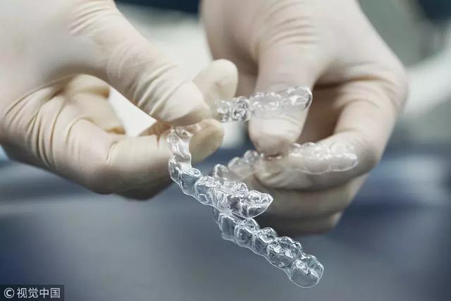 還在猶豫是否整牙，明星們默默變美都在靠它，你想知道的這篇都有